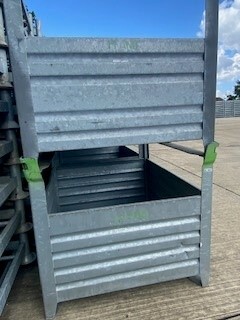 Gebruikte verzinkte stapelbak